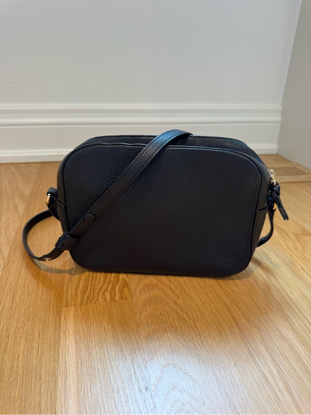 Tory Burch Black Pebbled Leather Camera Bag - Picture 3 of 5